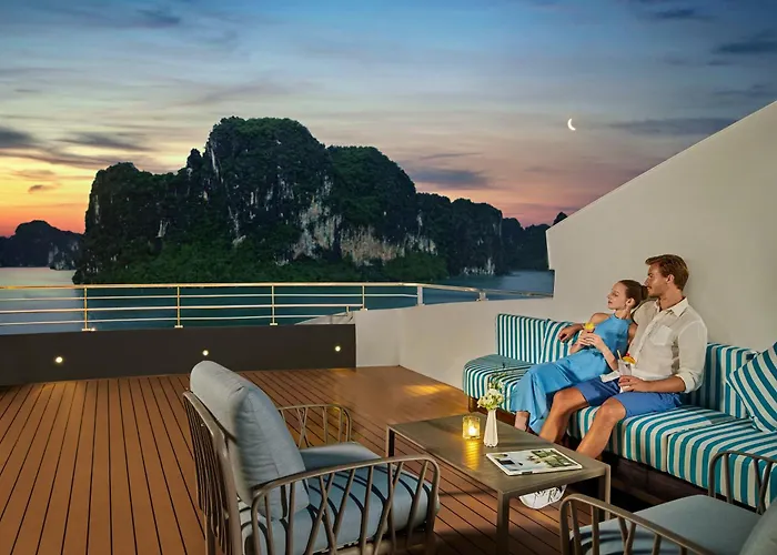 Grand Pioneers Bay Cruise 2  Hạ Long